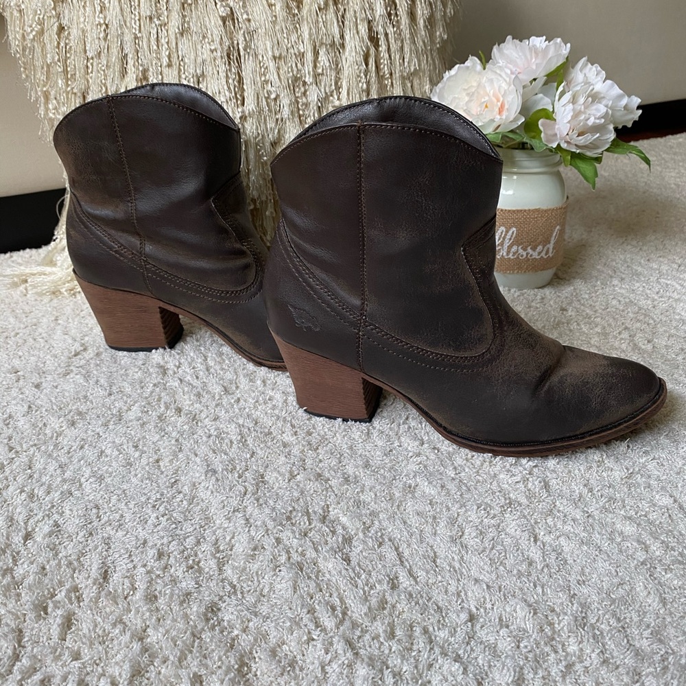 Bootie - Picture 2 of 6